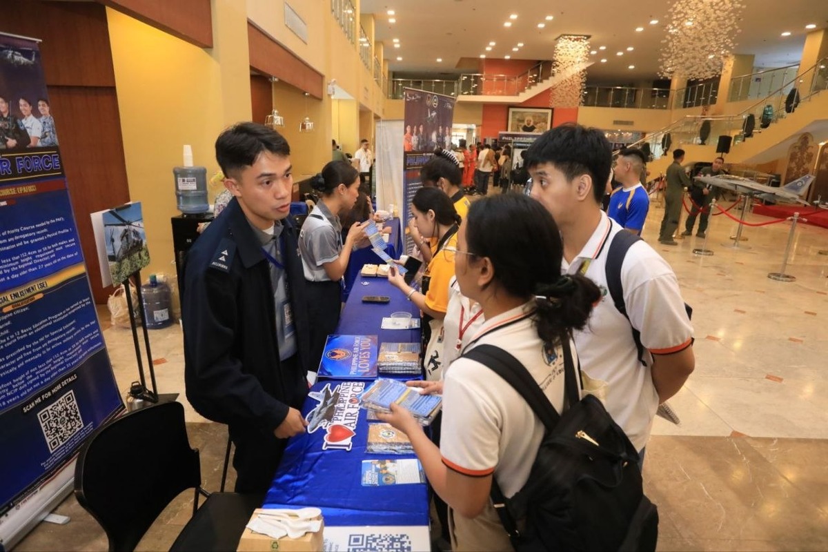 Air Force Modernization Display Captivates UST Manila Campus