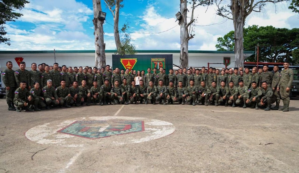 Negros Occidental: AFP Chief Visits 79IB After NPA Victory