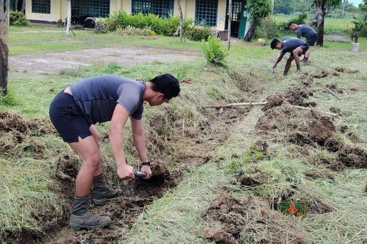 8ID Soldiers Join School Repair Drive Across Eastern Visayas