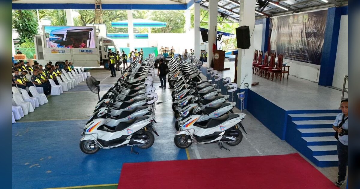 Quezon Province Receives 30 Emergency Police Motorcycles